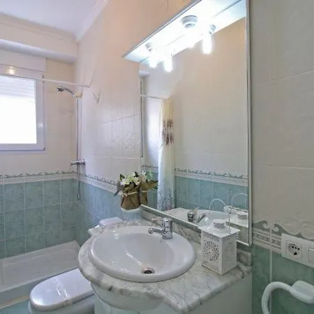 Sleeps 11 With Pool Air Con And Wifi