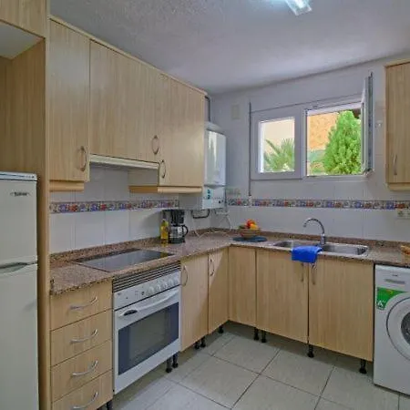 Sleeps 11 With Pool Air Con And Wifi * Calp