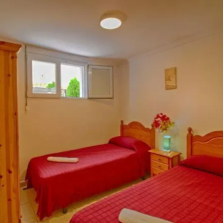 Villa Sleeps 11 With Pool Air Con And Wifi *